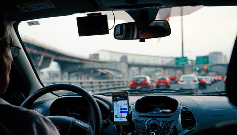 SatNav and map apps cause Distracted Driving in an uber or lyft rideshare car